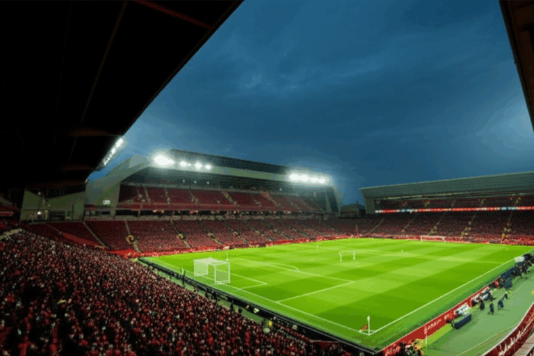 Liverpool Siap Menangkap Untung dari Persaingan Ekitike-Isak